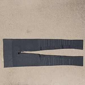 BLANQI Maternity Leggings Women's Size Small SportSupport Hipster Dark Grey Gray